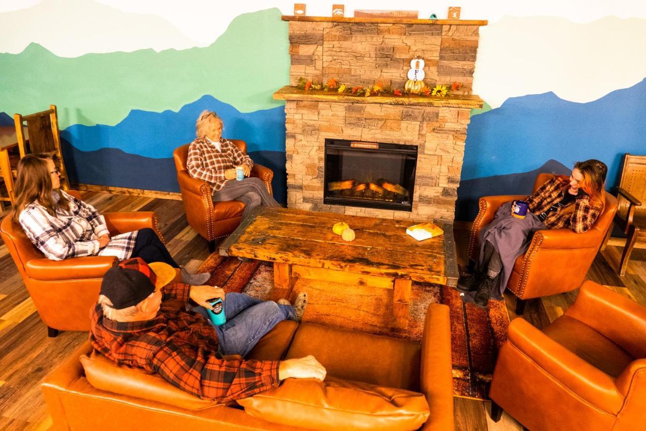 Pintler'S Portal Hostel Anaconda Dış mekan fotoğraf